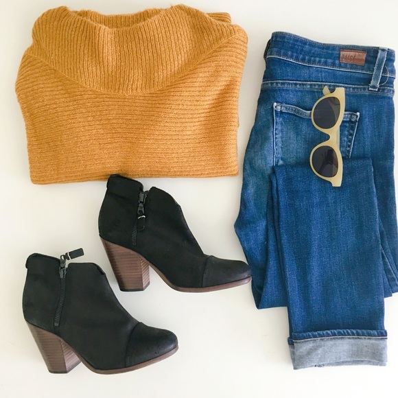 Sweaters - 🆕 LAST ONE!! Oversized Knit Sweater